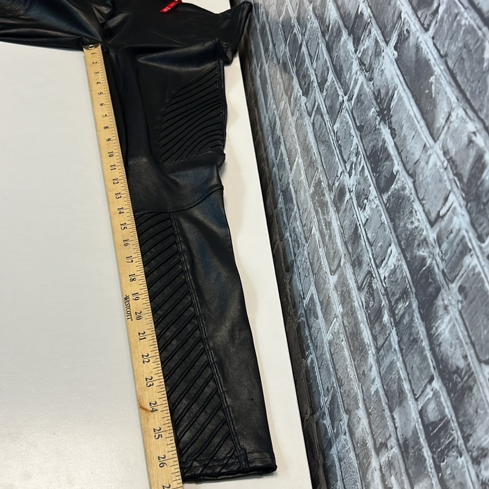 SPANX‎ - Picture 8 of 8